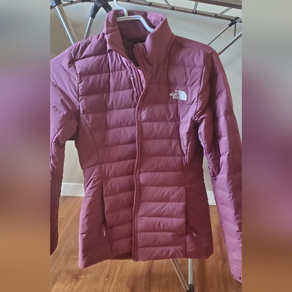 North face - Picture 1 of 5